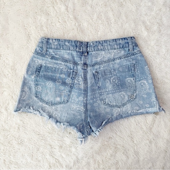Indigo Rein Women Blue Paisley Print Denim Shorts US29 Boho Western Cowboy - Picture 2 of 5